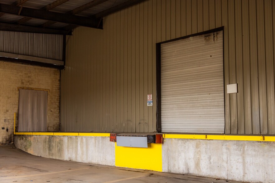 More Photos Of 3007 S Elm St, Little Rock Manufacturing For Sale