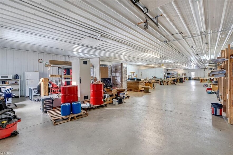 More Photos Of 10725 Struthers Rd, New Middletown Flex For Sale