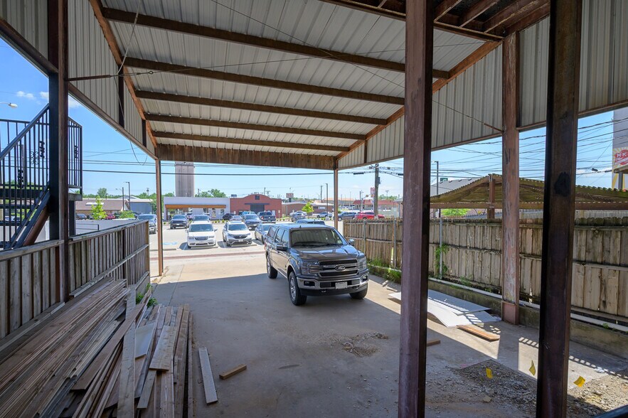 More Photos Of 120 W Main St, Denison Storefront Retail Office For Lease