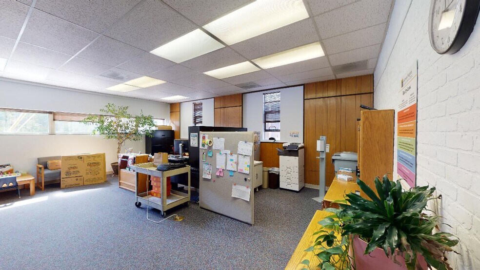 More Photos Of 3196 Marine Dr, Astoria Loft Creative Space For Lease