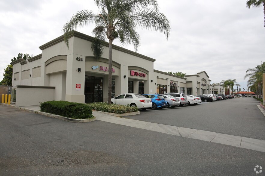 Primary Photo Of 424 S Main St, Orange Storefront For Lease