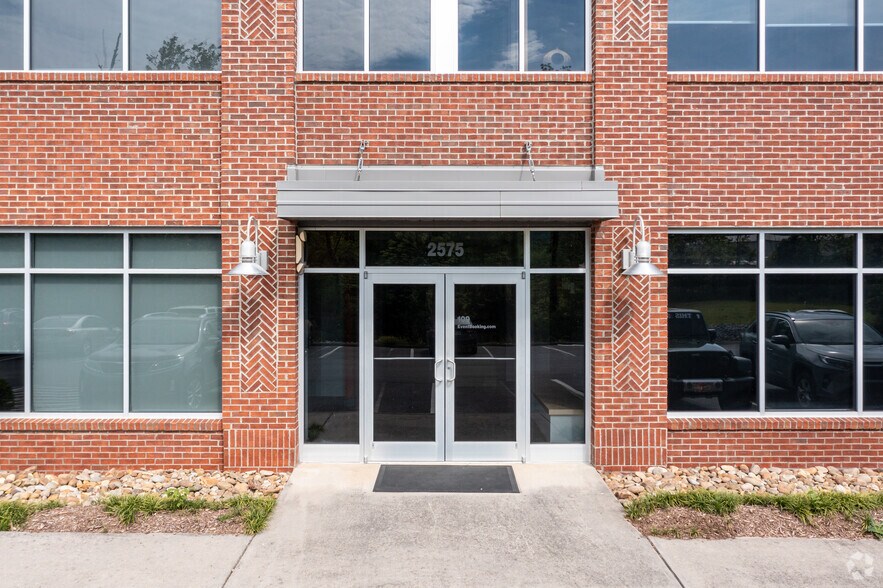 More Photos Of 2575 Willow Point Way, Knoxville Office For Lease