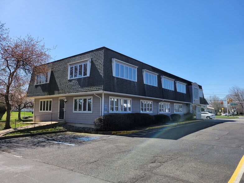 More Photos Of 8 Old Bridge Tpke, South River Office For Lease