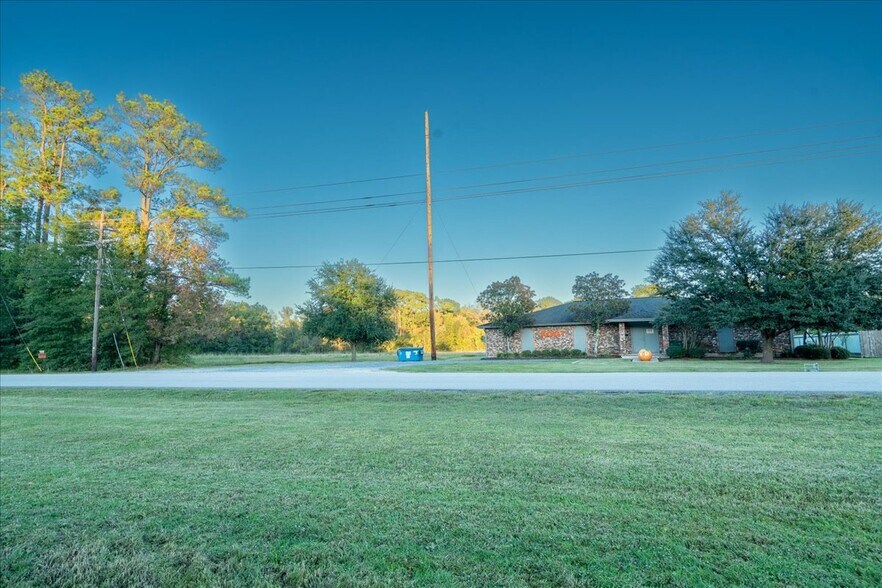 Primary Photo Of 5304 Meeks Dr, Orange Office For Sale