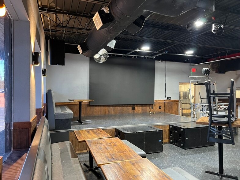 More Photos Of 2301 Crutchfield St, Chattanooga General Retail For Sale