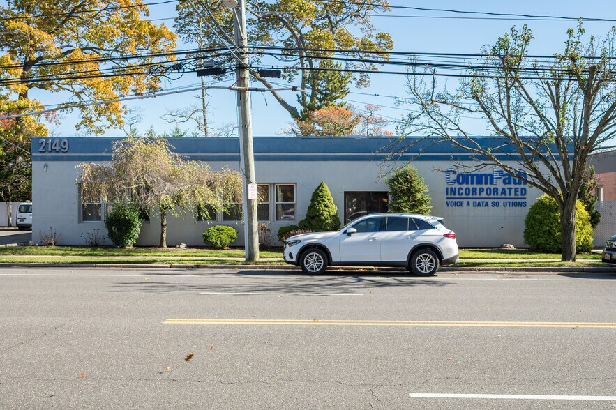 Primary Photo Of 2149 Wantagh Ave, Wantagh Office For Sale