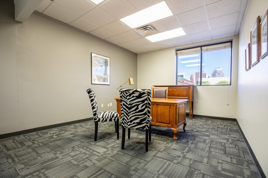More Photos Of 214-224 Dwyer Ave, San Antonio Office Residential For Sale
