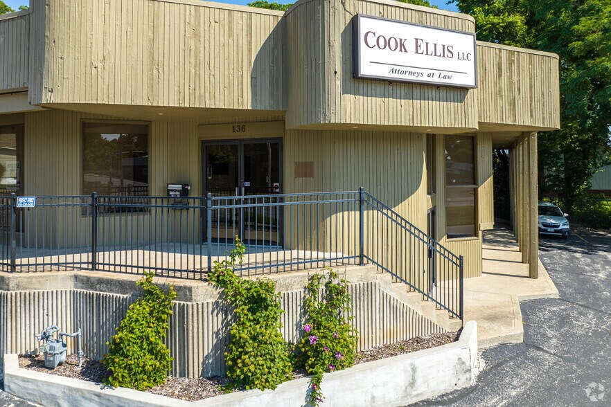 More Photos Of 136 E Walnut St, Independence Office For Lease