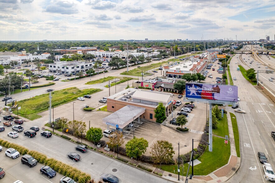 More Photos Of 3245-3285 Southwest Fwy, Houston Unknown For Lease