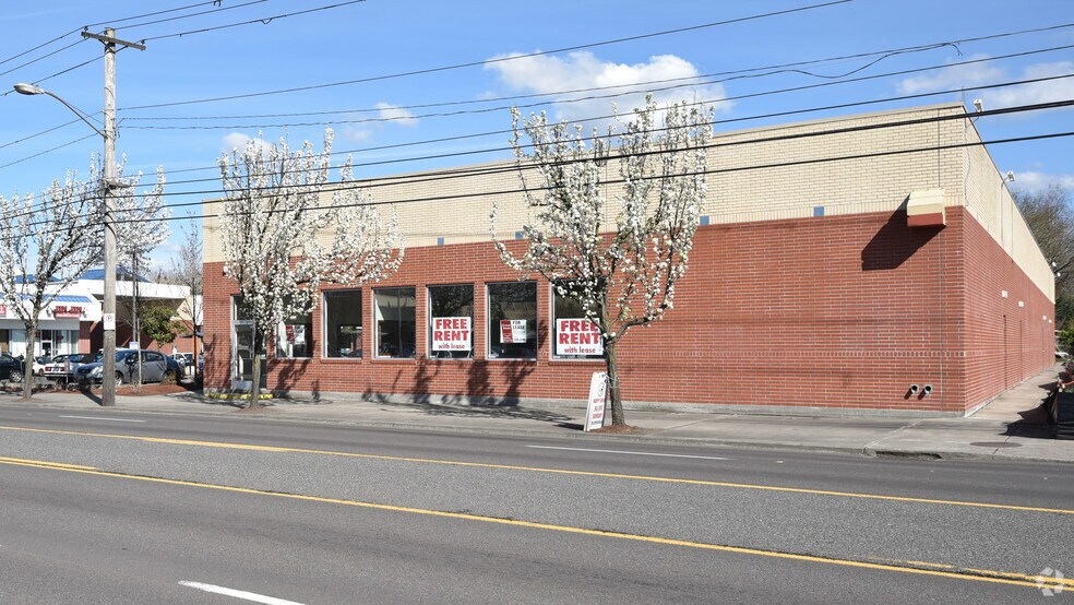 More Photos Of 8220-8230 SE Harrison St, Portland Unknown For Lease