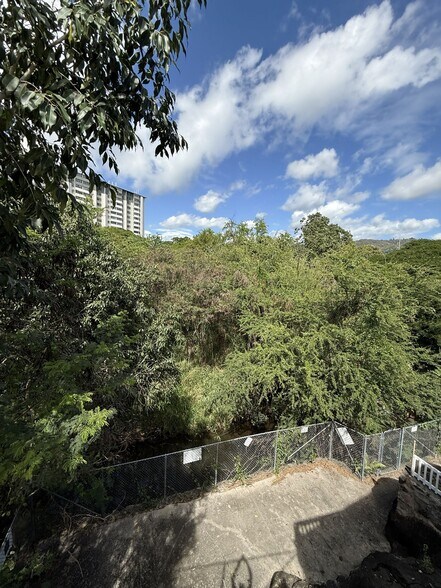 More Photos Of 1424 Gulick Ave, Honolulu Multifamily For Sale