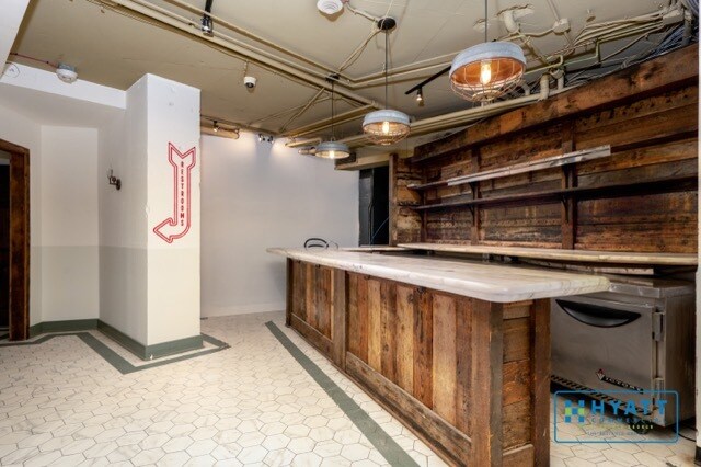 More Photos Of 1640 Thames St, Baltimore Storefront Retail Office For Lease