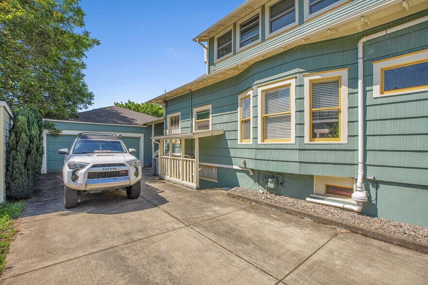 More Photos Of 1614 N Church St, Portland Apartments For Sale
