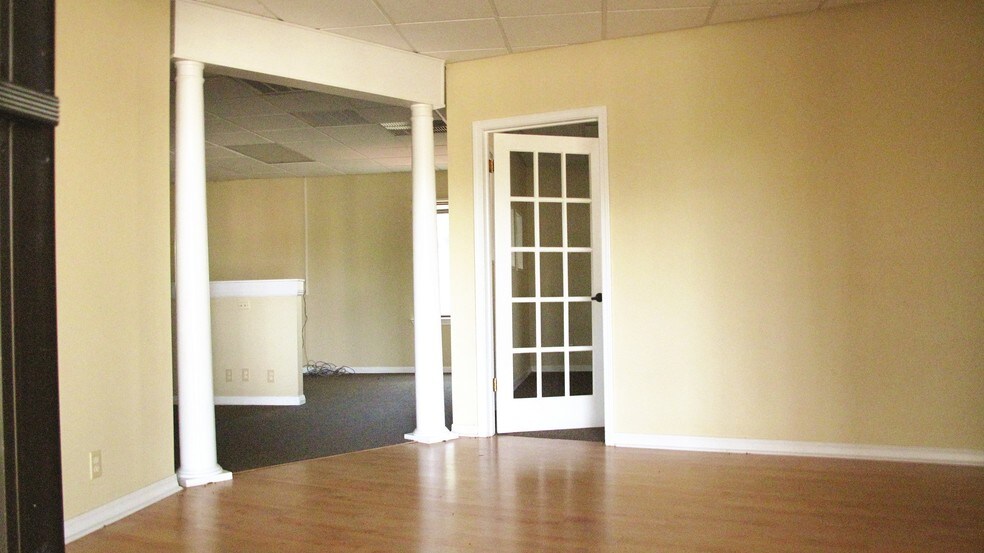 More Photos Of 9801 Anderson Mill Rd, Austin Loft Creative Space For Sale