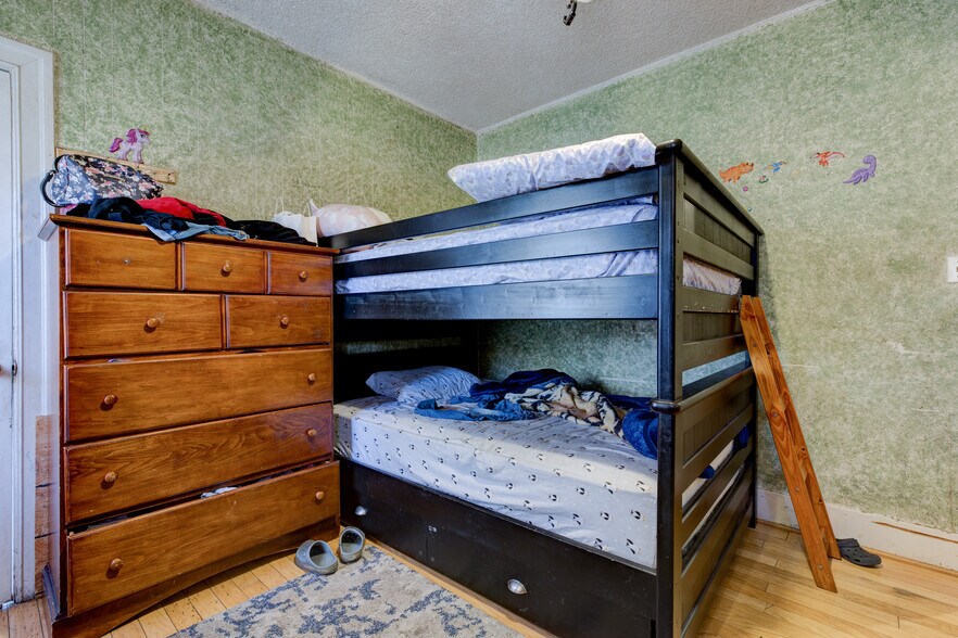 More Photos Of 2211 S Bronson Ave, Los Angeles Apartments For Sale