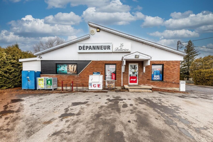 Primary Photo Of 1683 Rue Bellerive, Saint-jean-sur-richelieu Storefront For Sale