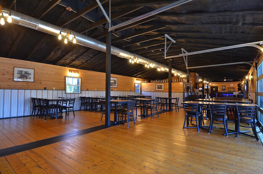 More Photos Of 818 N Shabbona St, Streator Restaurant For Sale