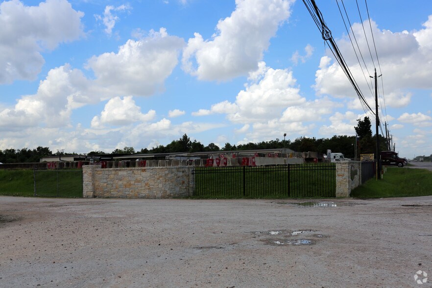 More Photos Of 11334 Beaumont Hwy, Houston Land For Lease