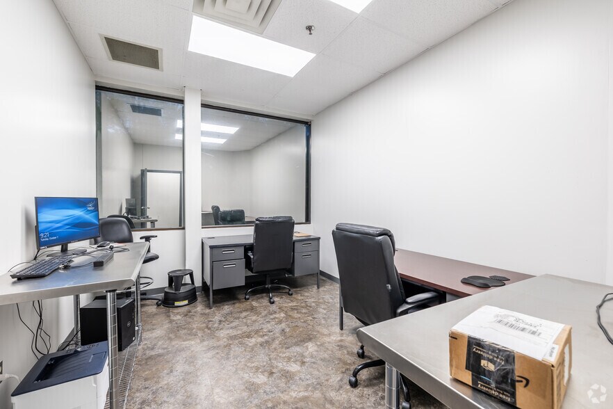 More Photos Of 2277 Thunderstick Dr, Lexington Medical For Lease