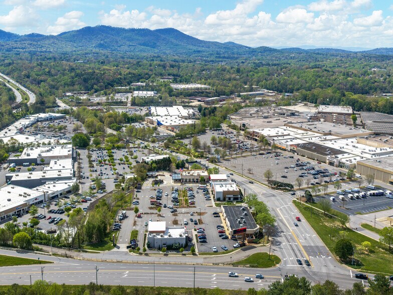 More Photos Of 15-40 Peaks Center Ln, Asheville General Retail For Sale