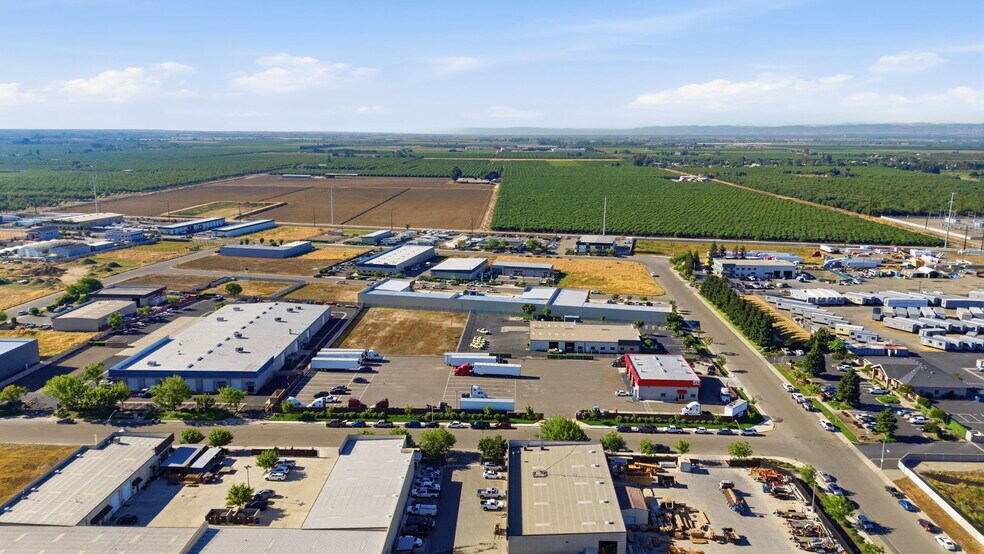 More Photos Of 4376 Farm Supply Dr, Ceres Truck Terminal For Sale