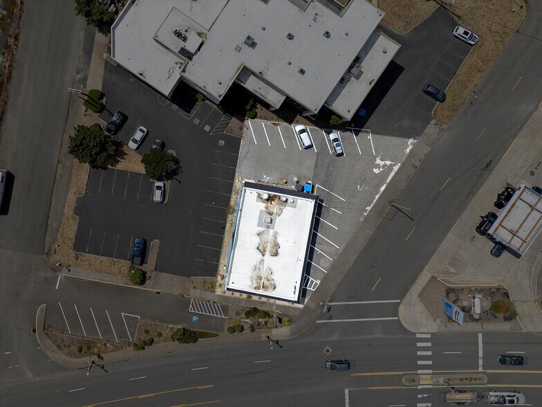 More Photos Of 1006 SW Coast Hwy, Newport Restaurant For Sale