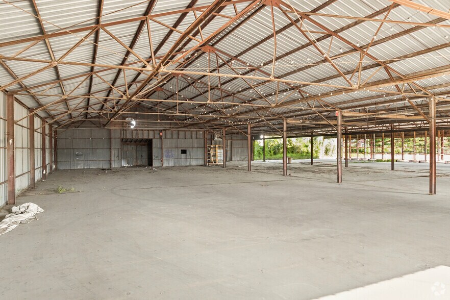 More Photos Of 4812 Gulf Fwy, Houston Warehouse For Sale