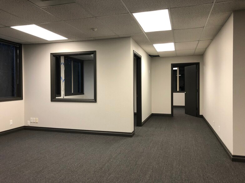 More Photos Of 16000 Mill Creek Blvd, Mill Creek Showroom For Lease