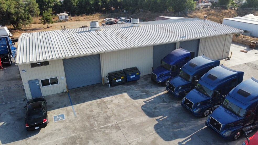 More Photos Of 10565 Limonite Ave, Jurupa Valley Warehouse For Lease