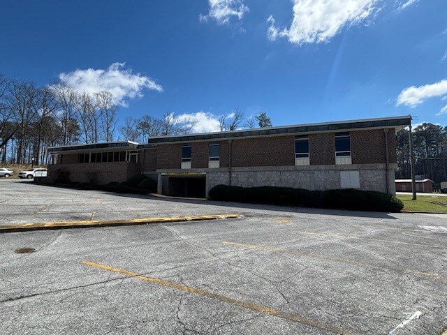 More Photos Of 504 W Memorial Dr, Dallas Office For Sale