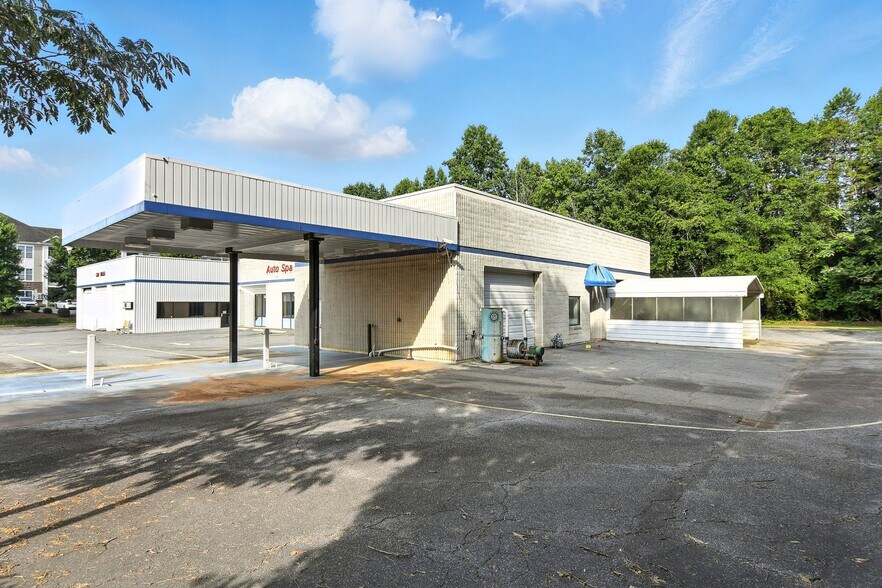 More Photos Of 2931 N Center St, Hickory Carwash For Sale
