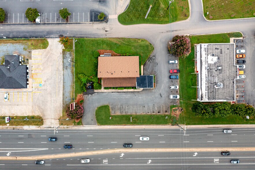 More Photos Of 5410 N Tryon St, Charlotte Medical For Sale