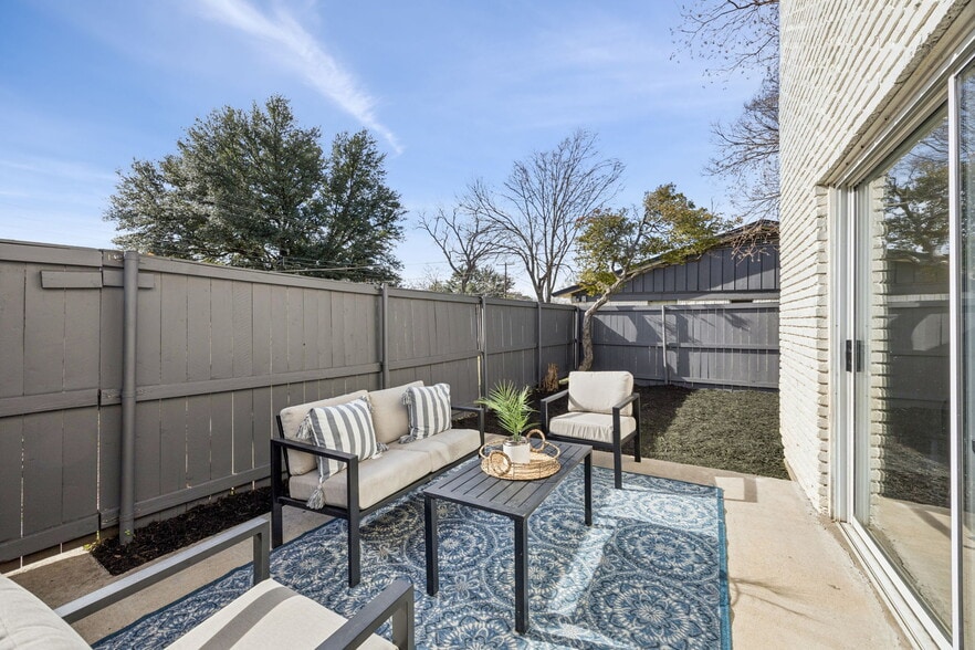 More Photos Of 15545 El Estado Dr, Dallas Multifamily For Sale