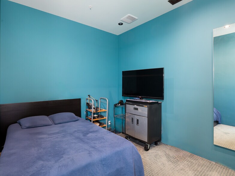 More Photos Of 130 Penn St, El Segundo Loft Creative Space For Sale