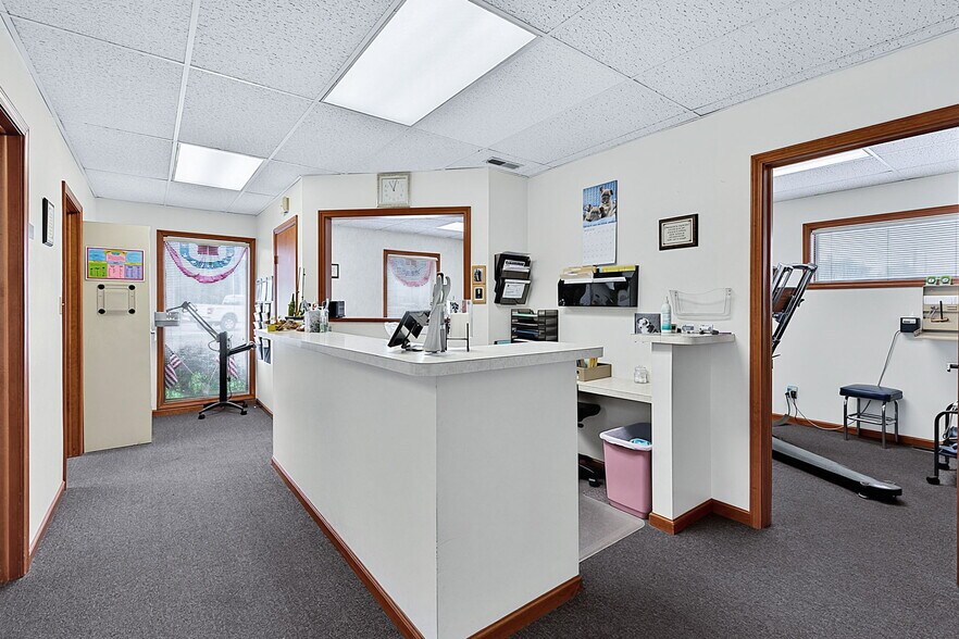More Photos Of 7102 E Pendleton Pike, Indianapolis Office For Sale