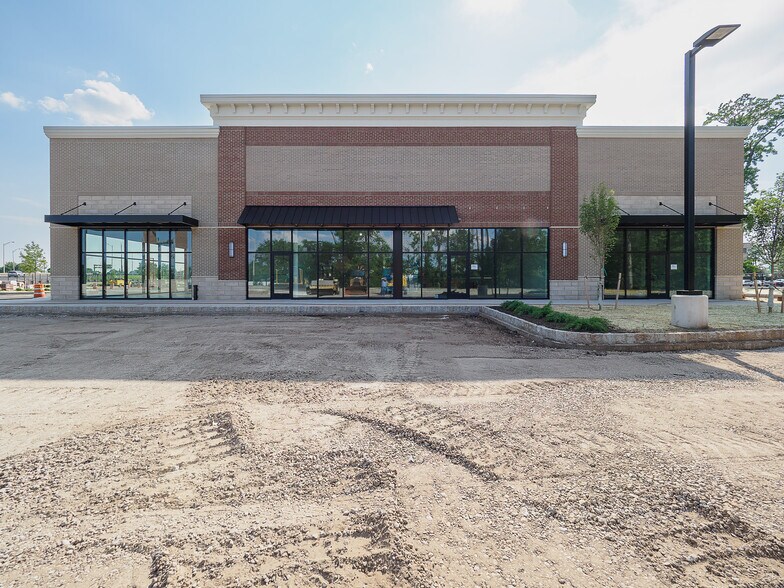 More Photos Of 1000 Saint Georges Ave, Avenel Bank For Lease