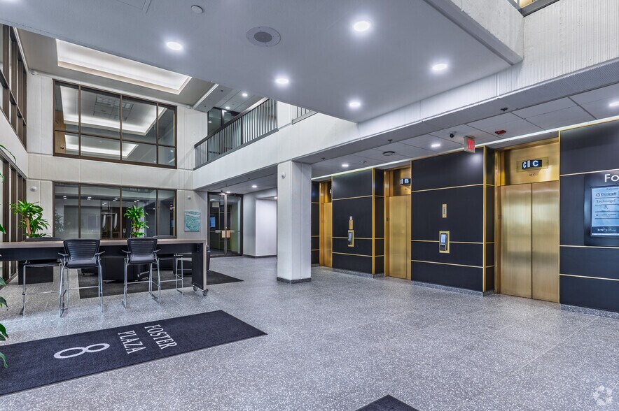 More Photos Of 730 Holiday Dr, Pittsburgh Office For Lease