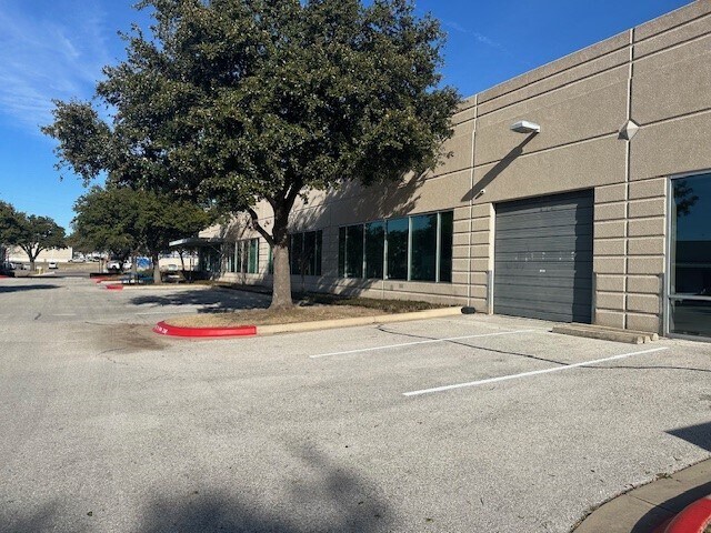 More Photos Of 3201 Industrial Ter, Austin Research And Development For Lease