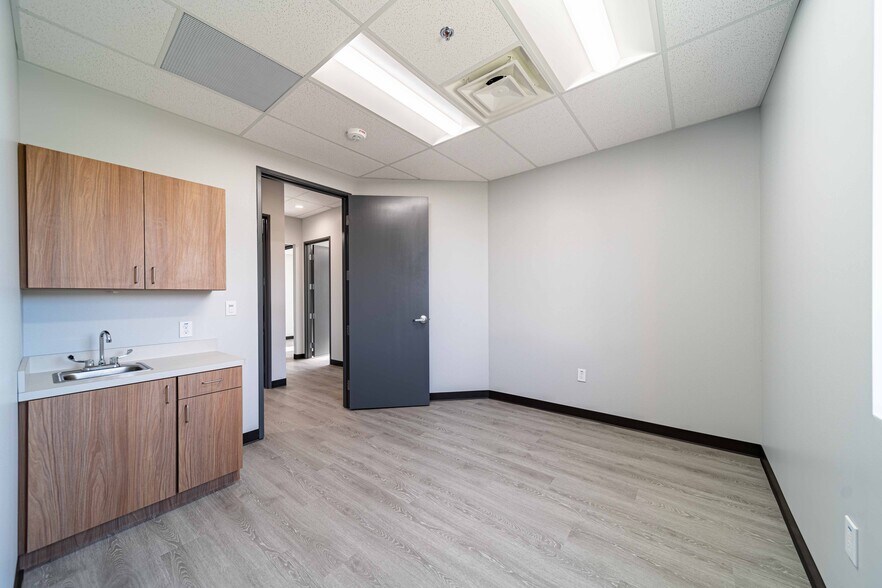 More Photos Of 11655 Independence Pky, Frisco Medical For Lease