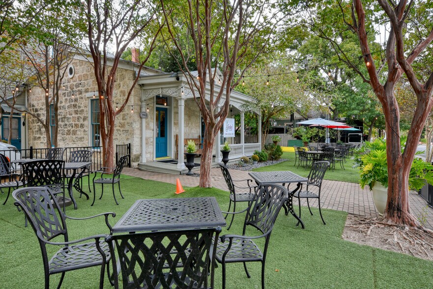 More Photos Of 1102 S Alamo St, San Antonio Storefront Retail Office For Sale