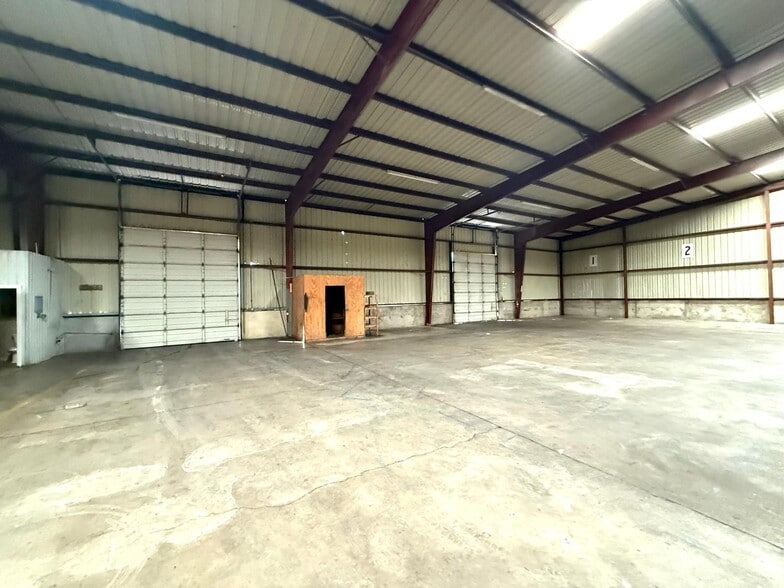 More Photos Of 2303 Santa Rita Ave, Laredo Industrial For Sale