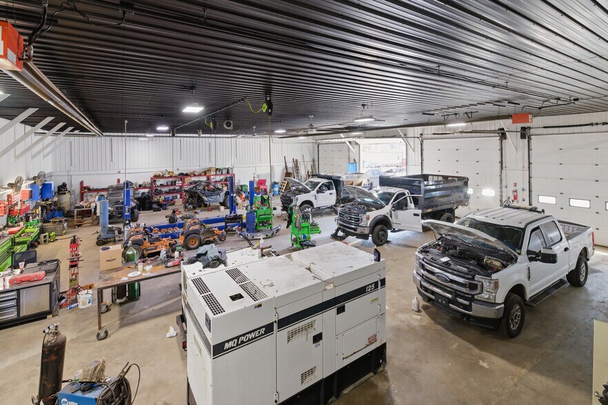 More Photos Of 11 Tyler Dr, North Franklin Showroom For Sale