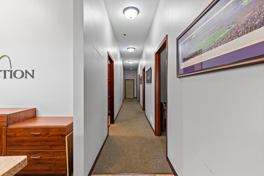 More Photos Of 9340 Hennepin Town Rd, Eden Prairie Office For Sale