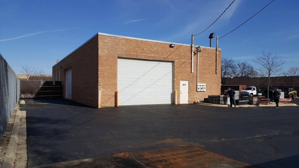 More Photos Of 515 W Lunt Ave, Schaumburg Manufacturing For Lease
