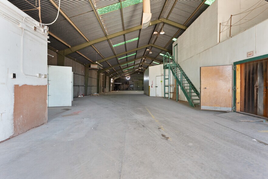 More Photos Of 220 E Commercial Ave, El Centro Manufacturing For Sale