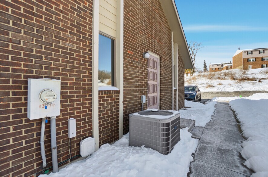 More Photos Of 12071-12079 Sheraton Ln, Cincinnati Medical For Sale