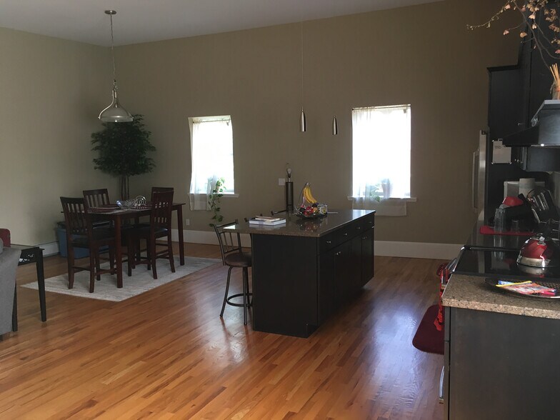 More Photos Of 179 Main St, Beacon Storefront Retail Residential For Sale