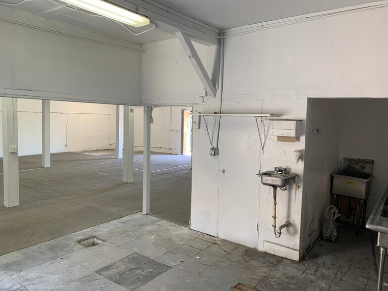 More Photos Of 501 S Fetterly Ave, East Los Angeles Storefront Retail Residential For Sale