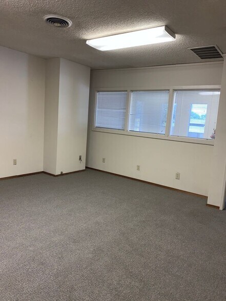 More Photos Of 3343 Santa Fe St, Riverbank Office For Lease