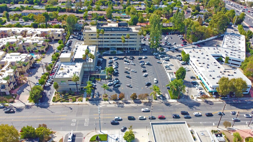 More Photos Of 5353-5363 Balboa Blvd, Encino Medical For Lease